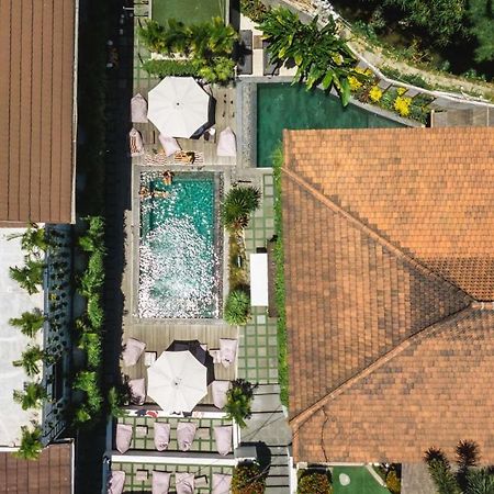 The Farm Hostel Canggu Екстериор снимка