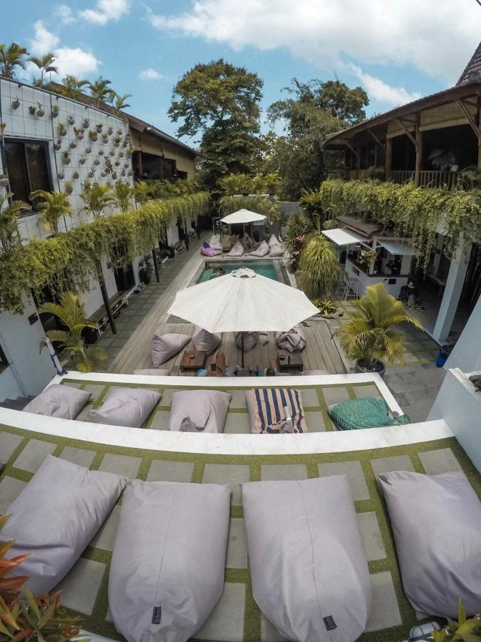 The Farm Hostel Canggu Екстериор снимка