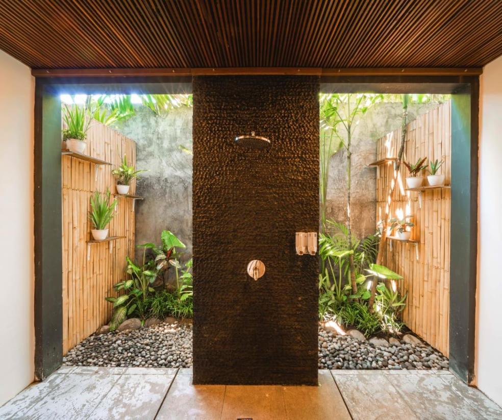 The Farm Hostel Canggu Екстериор снимка