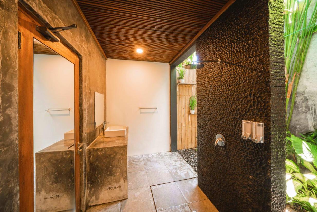 The Farm Hostel Canggu Екстериор снимка